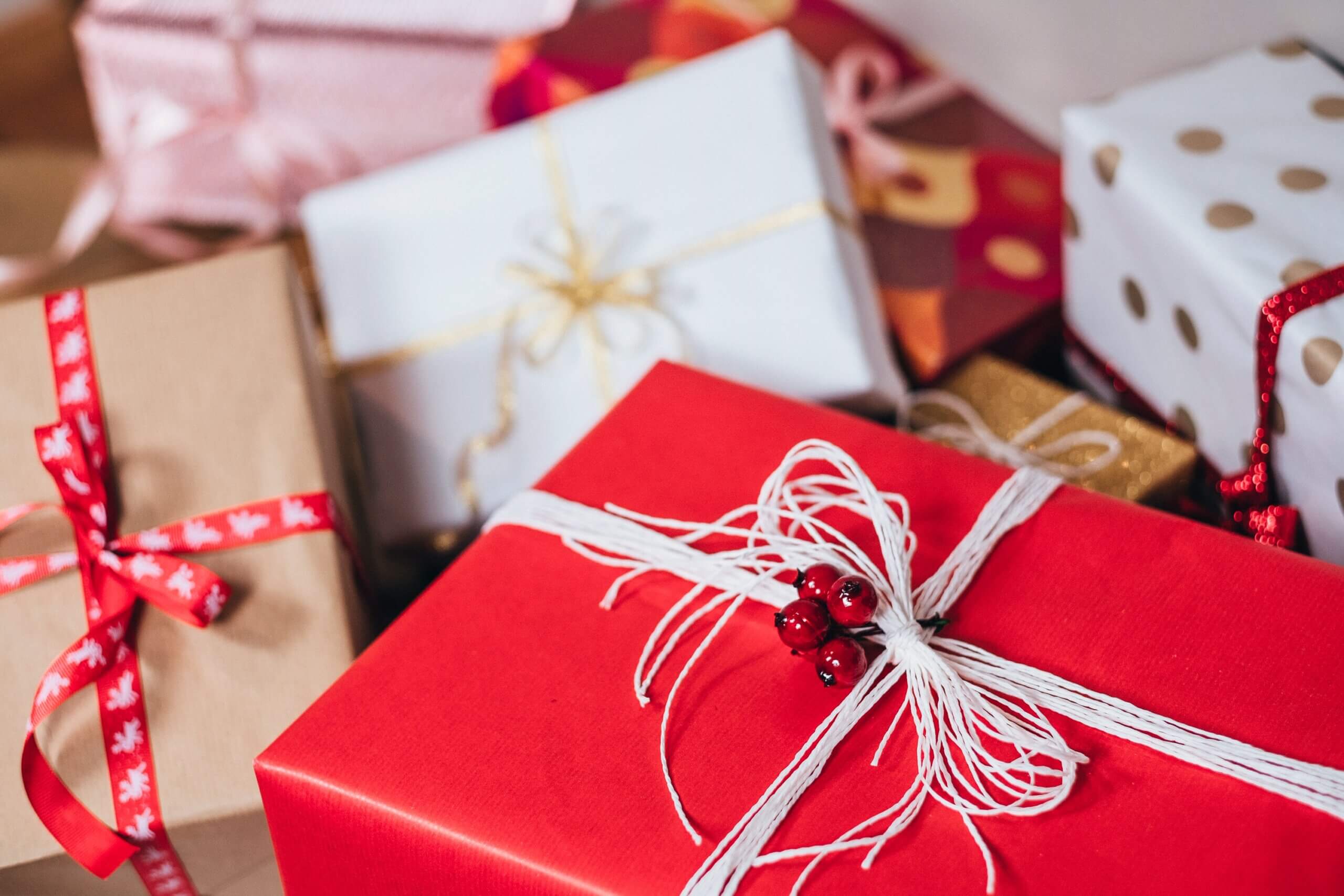 2018: TOP 10 HOLIDAY GIFTS FOR TRAVELERS