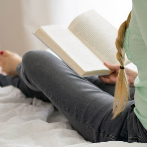 7 TRAVEL BOOKS TO INSPIRE WANDERLUST