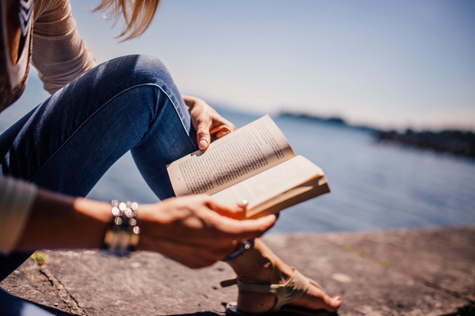 7 TRAVEL BOOKS TO INSPIRE WANDERLUST