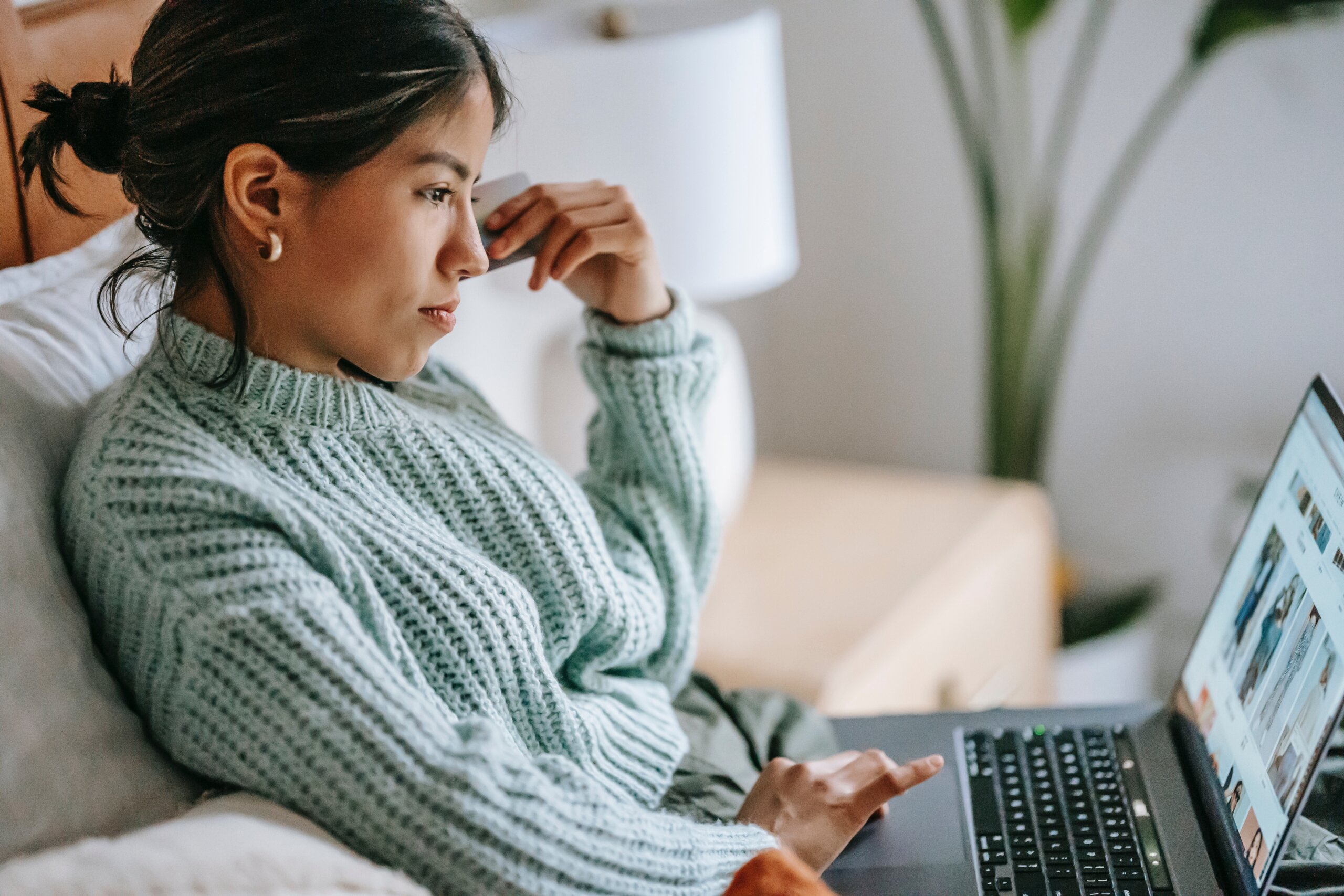 CAN YOU REALLY EARN FREE TRAVEL PLAYING THE MILES AND POINTS GAME?